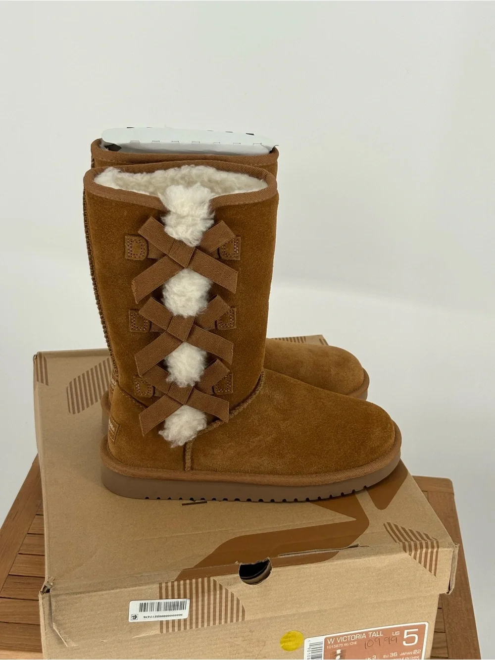 New Koolaburra by UGGS Victoria Boots tall size 5